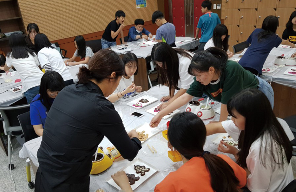 제 3기 학교 밖 역사이야기 4회차 중등부 체험 사진